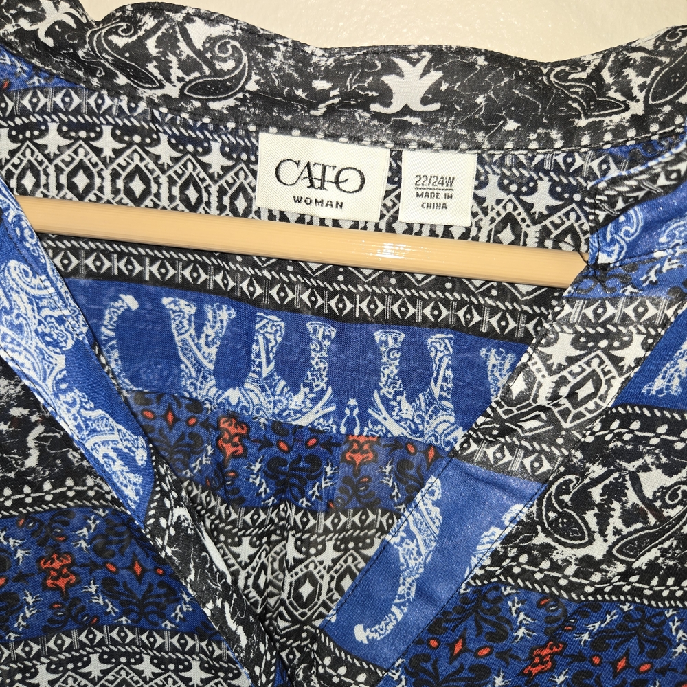 Patterned Blouse - Picture 2 of 5